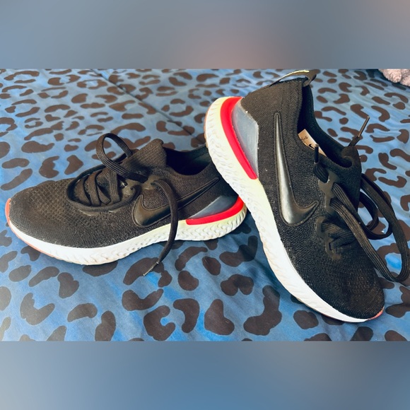 NIKE WOMENS 7 EPIC REACT BLACK 
NEON PINK - Picture 2 of 4